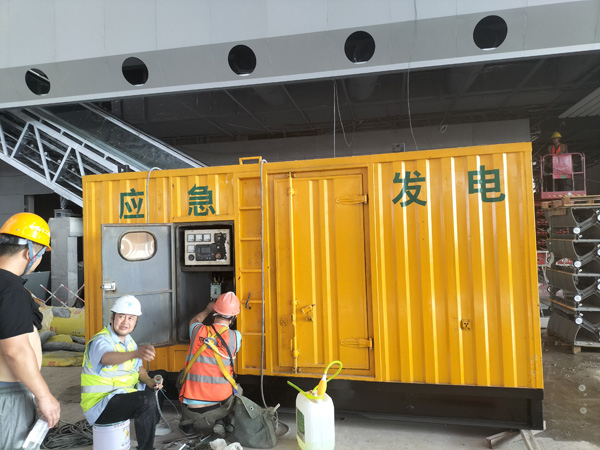 赛罕怎样判断空气滤清器是否需要更换？